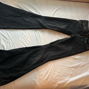 Get a good quality pair of BDG jeans with a nice fitting and fashionable look!
